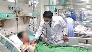 Cấp cứu bệnh nhân ngoại quốc ngừng hô hấp sau khi phẫu thuật thủng tạng rỗng ở Lào  - Ảnh 2